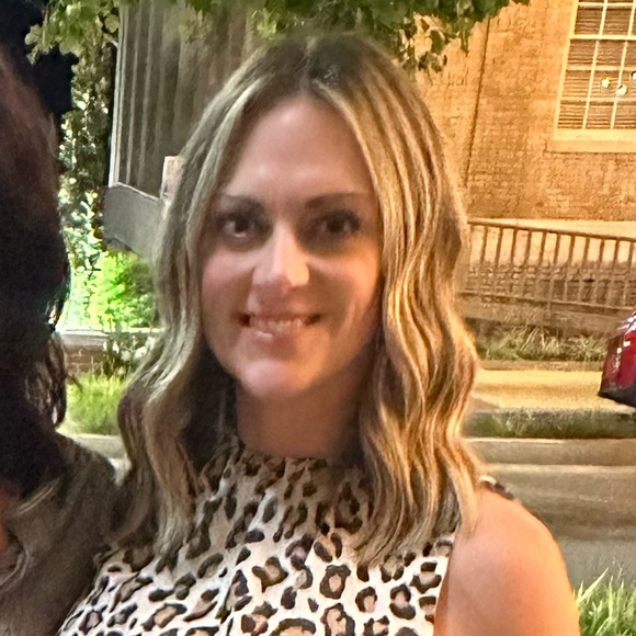 Meet your Posher, Mallory - Picture 1 of 1